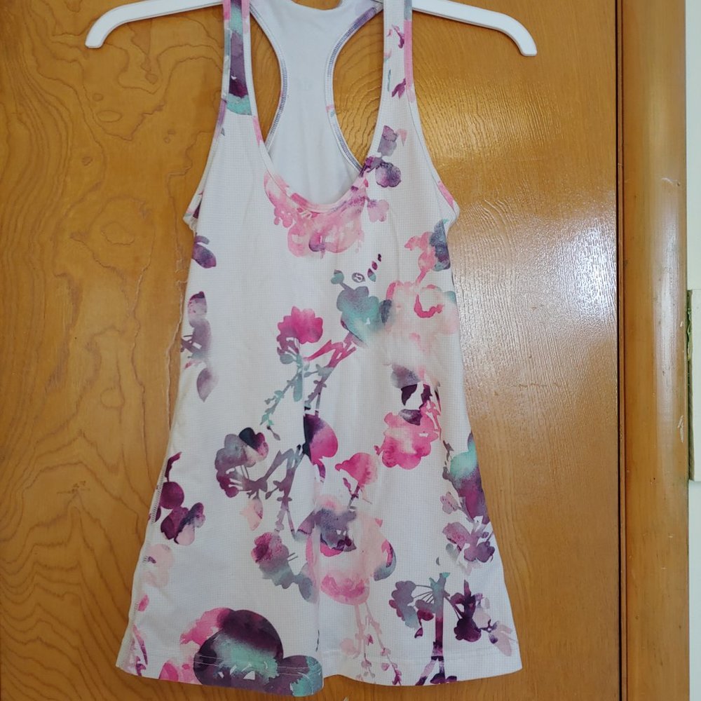 Lululemon tank top